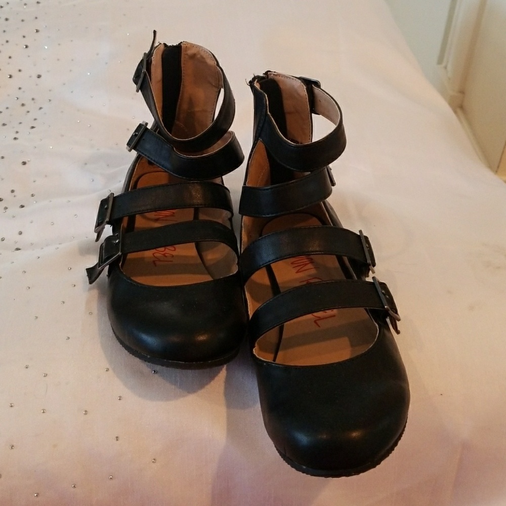 Shoe